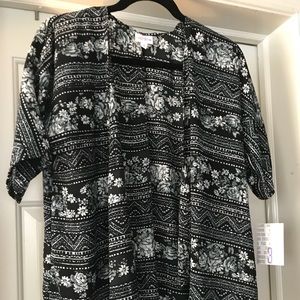 Lularoe NWT Size 3 Bianca Kimono